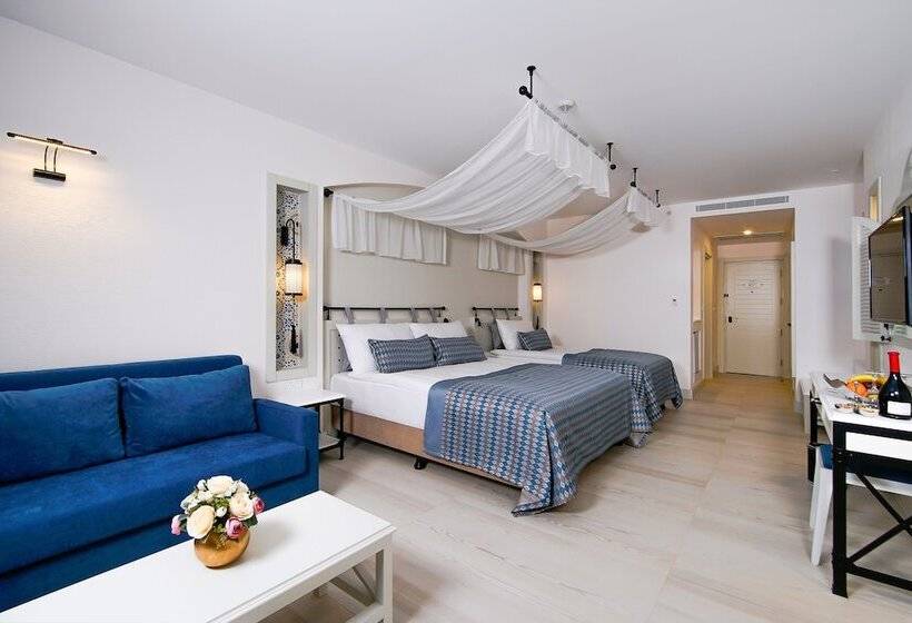 هتل Limak Cyprus Deluxe