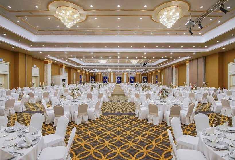 Отель Limak Cyprus Deluxe