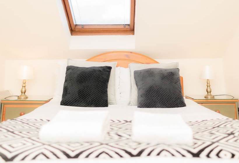 בית מלון כפרי Lowdens Guest House