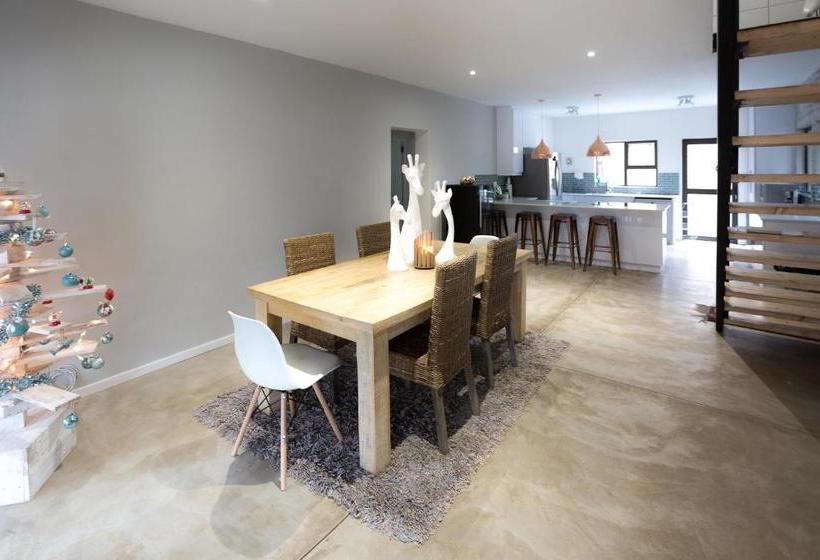 ホテル Maya Manor