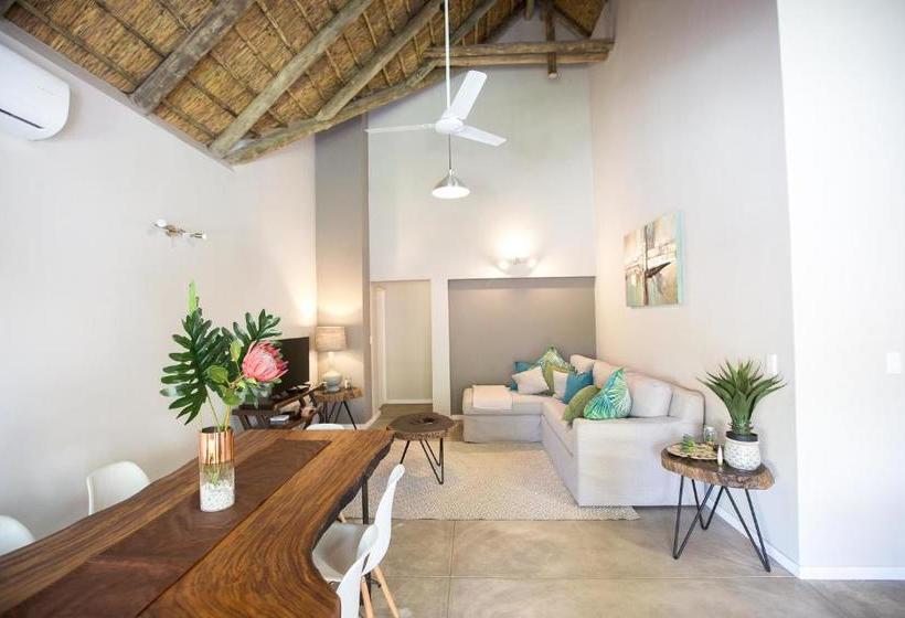 ホテル Maya Manor