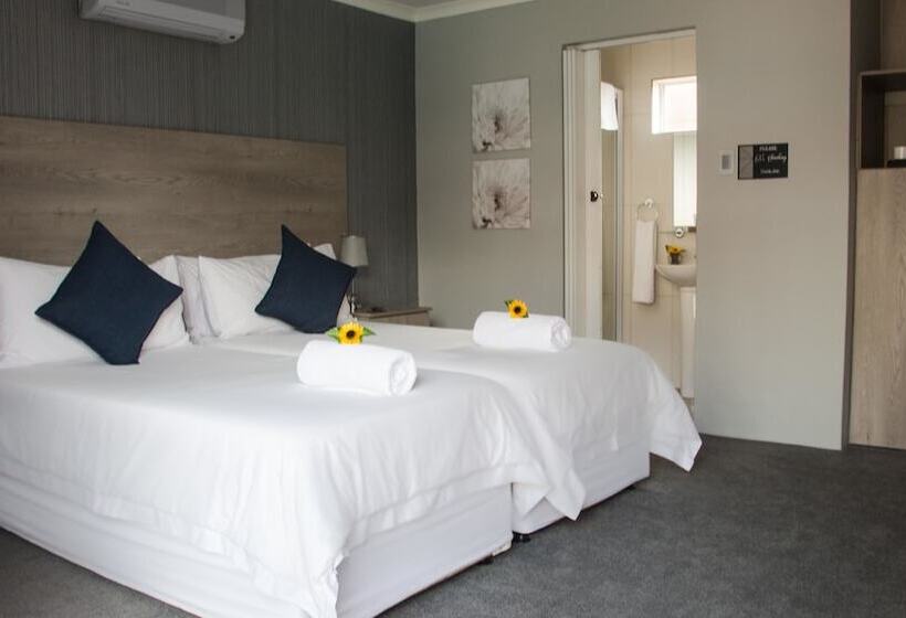 Отель Mcallisters On 8th