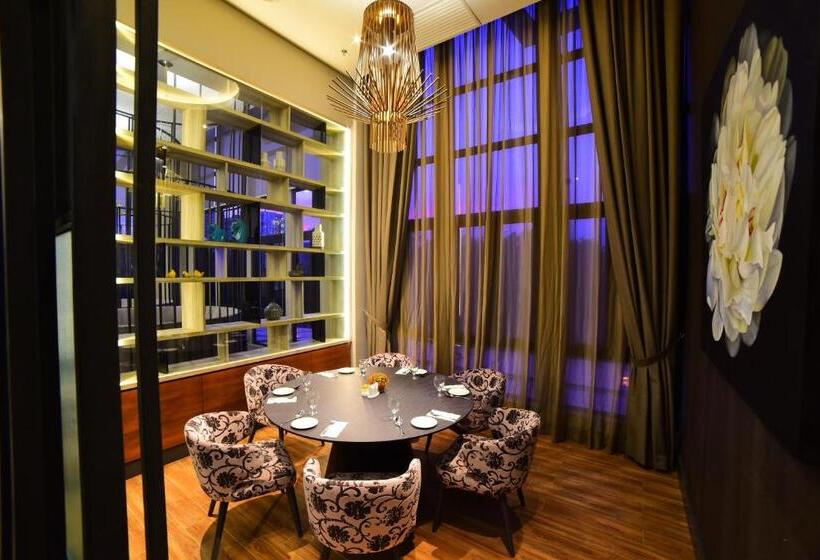 Отель Mercure Selangor Selayang