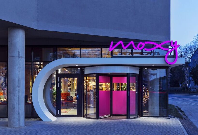 בית מלון כפרי Moxy Duesseldorf South