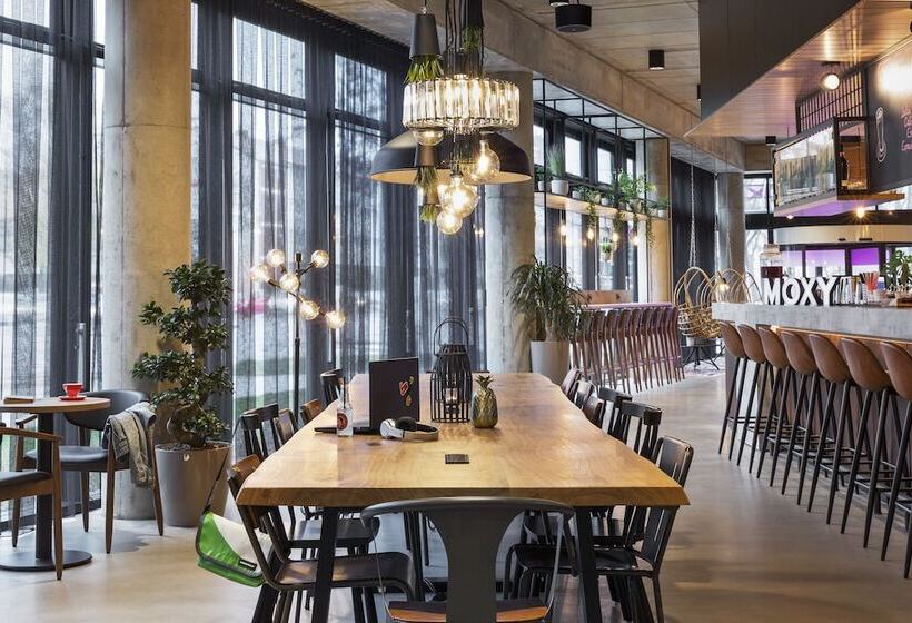 בית מלון כפרי Moxy Duesseldorf South