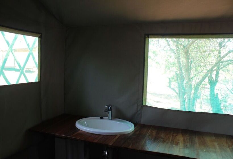 בית מלון כפרי Mtomeni Safari Camp