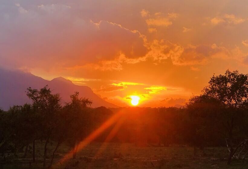 فندق Nyumbani Estate Bush Lodge   All Inclusive