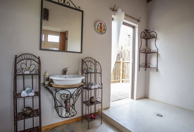 فندق Nyumbani Estate Bush Lodge   All Inclusive