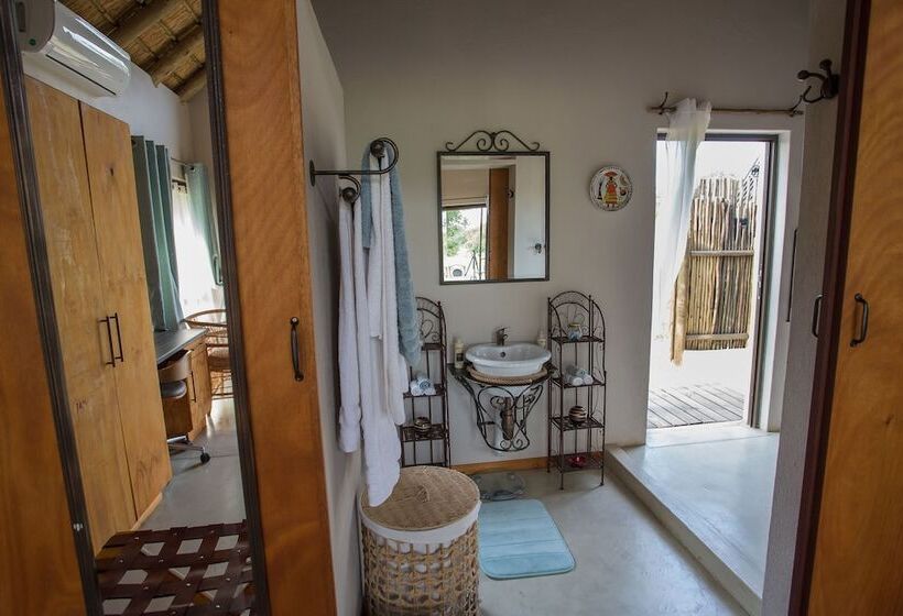فندق Nyumbani Estate Bush Lodge   All Inclusive