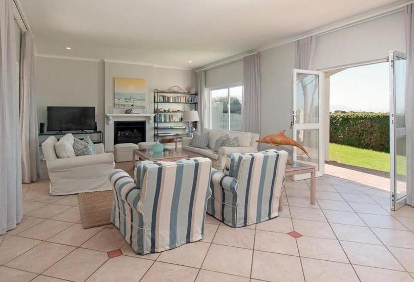 ホテル On The Rocks