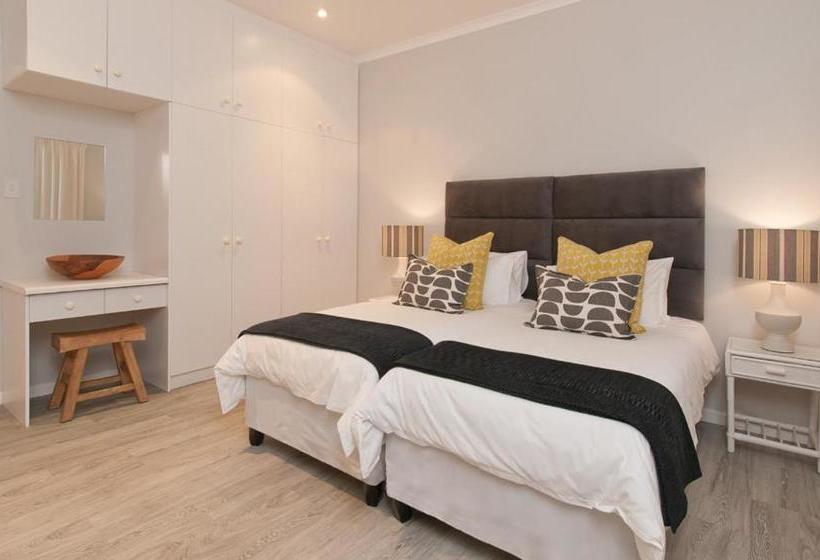 ホテル On The Rocks