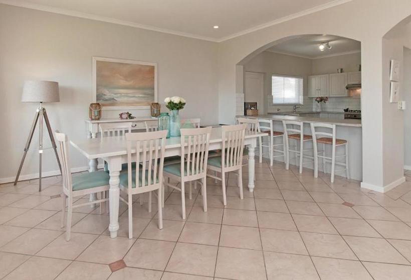 ホテル On The Rocks