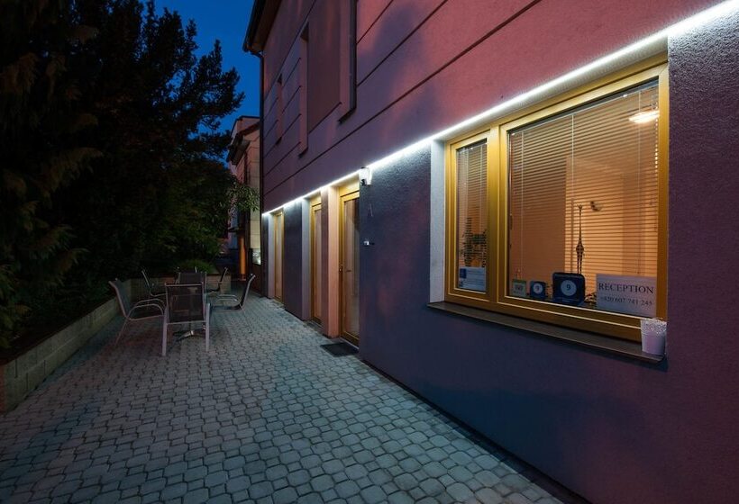 酒店 Garni Pod Skalkou