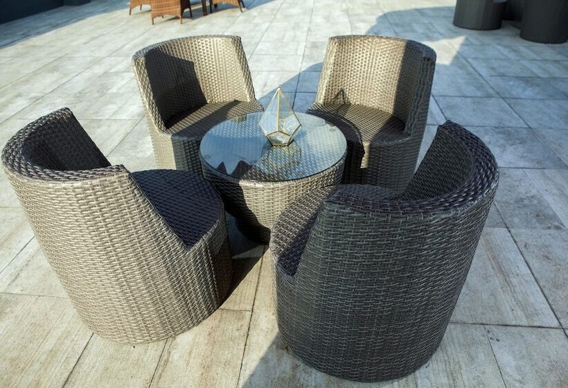 هتل Ramada Encore By Wyndham Makati