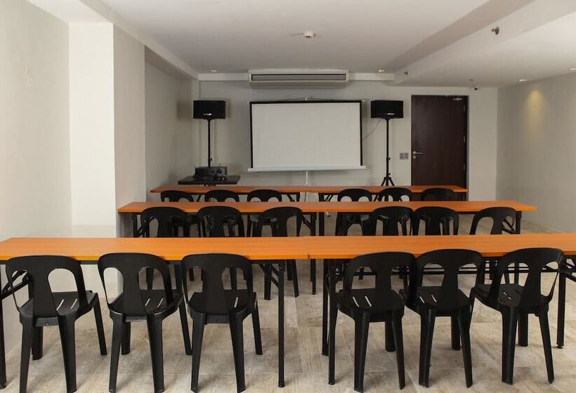 هتل Ramada Encore By Wyndham Makati