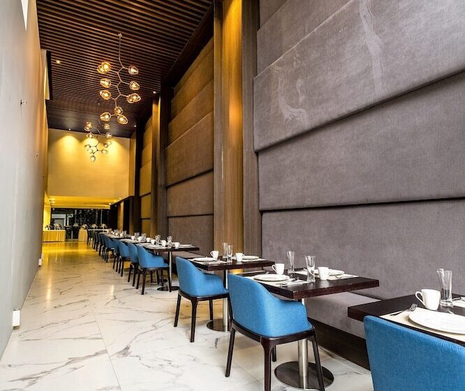 هتل Ramada Encore By Wyndham Makati