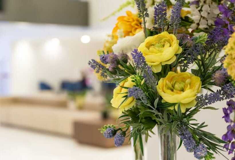 هتل Ramada Encore By Wyndham Makati