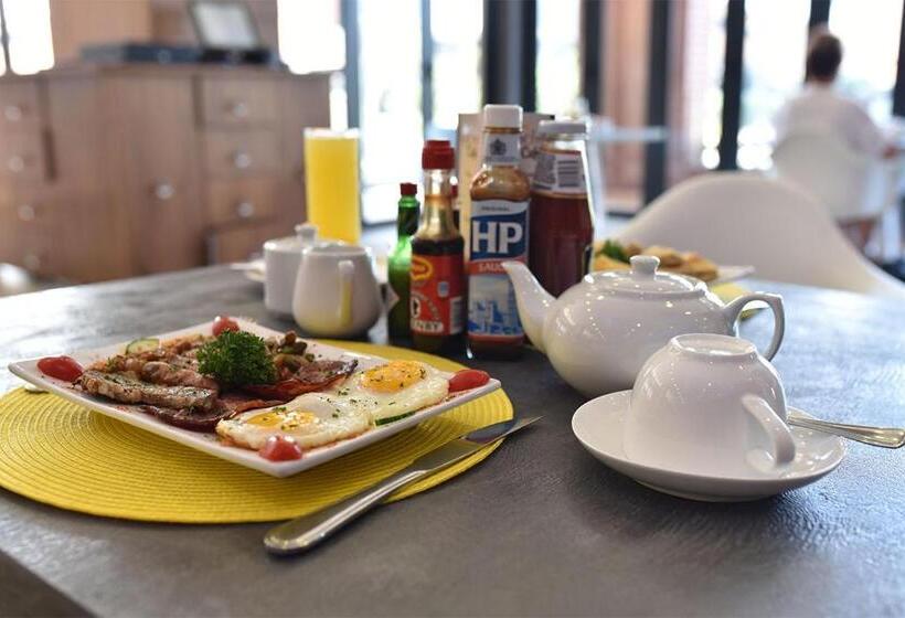 Отель Regal Inn Umhlanga Gateway