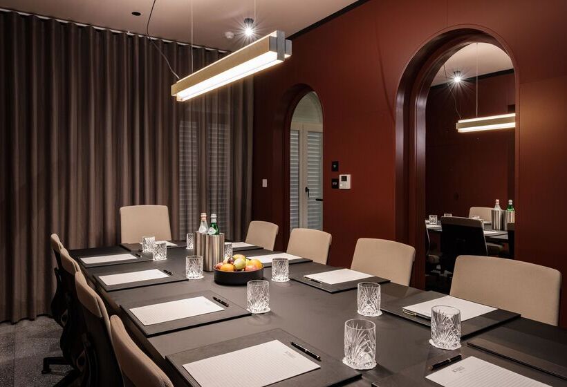 هتل Rosselli Ax Privilege