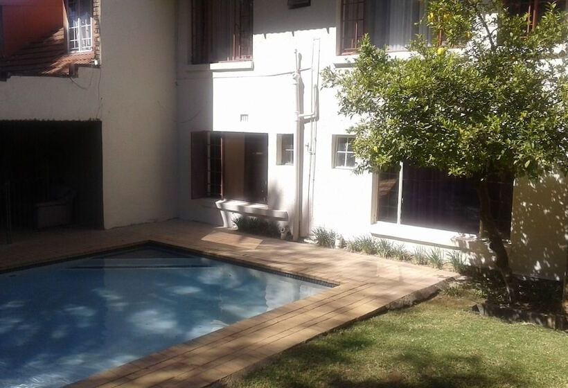 酒店 Royal Olympia Lodges & Safaris Rsa