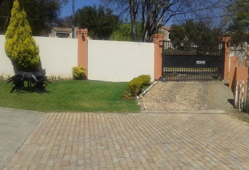 酒店 Royal Olympia Lodges & Safaris Rsa