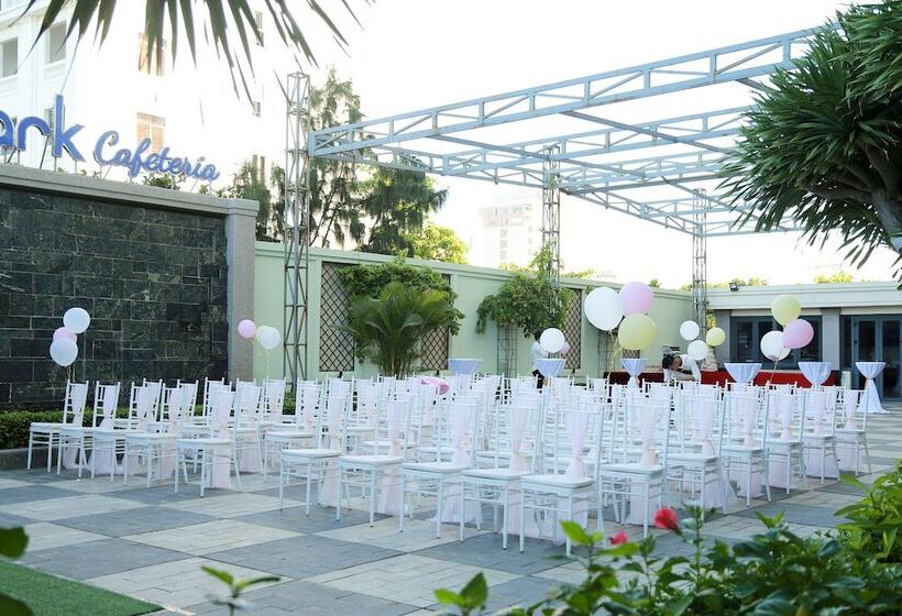 هتل روستایی Dlg Hotel Danang