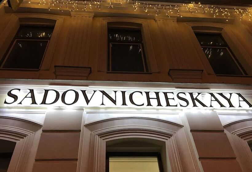 هتل Sadovnicheskaya