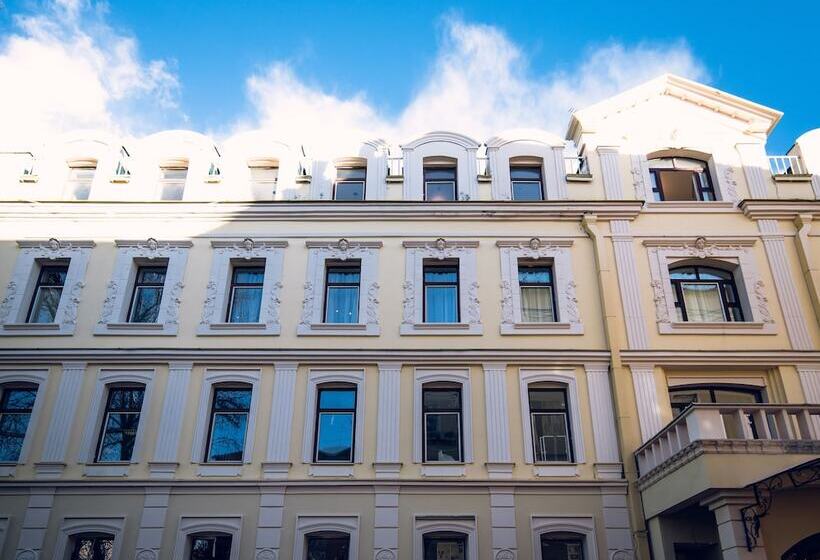 هتل Sadovnicheskaya