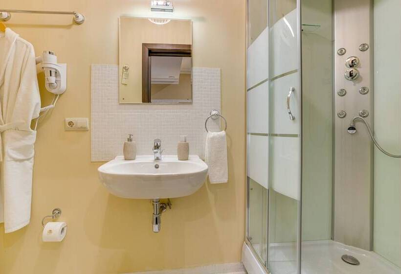 هتل Sadovnicheskaya