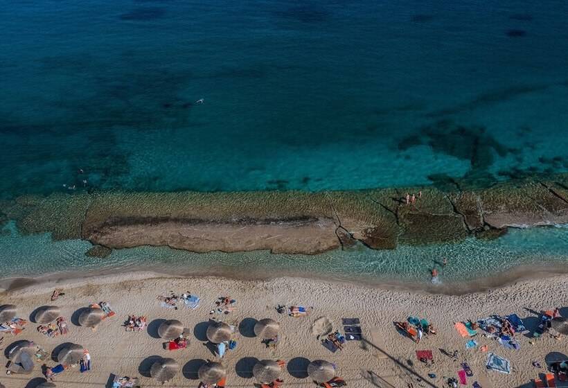 Отель Seascape Luxury Residences