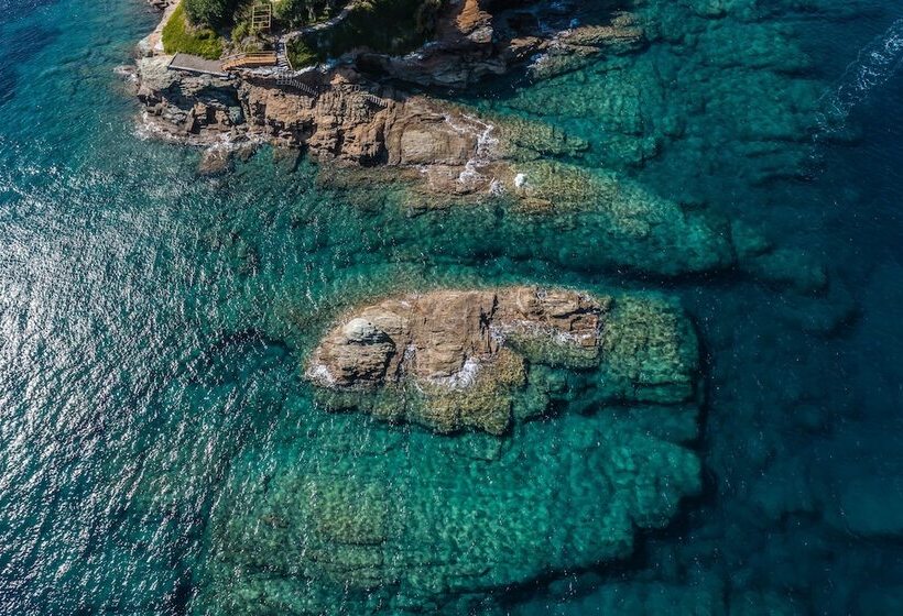 Отель Seascape Luxury Residences