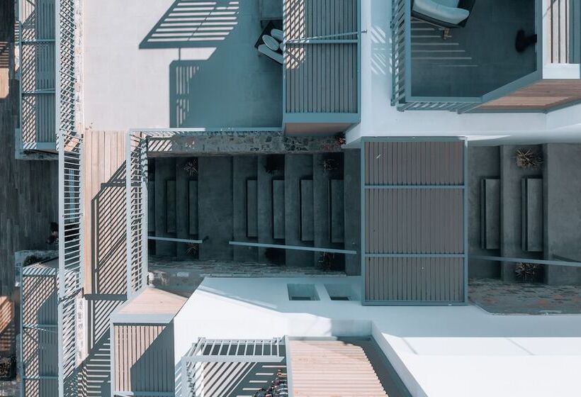 Отель Seascape Luxury Residences