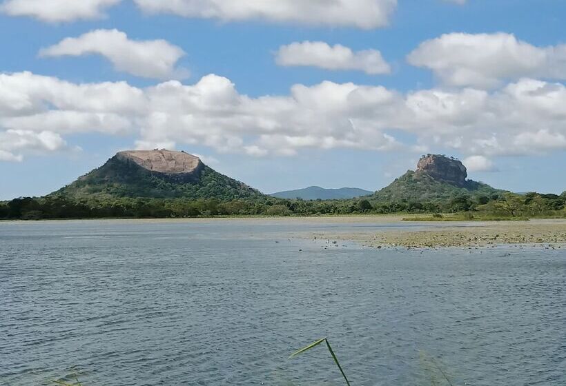 호텔 Sigiriya Rock Gate Resort