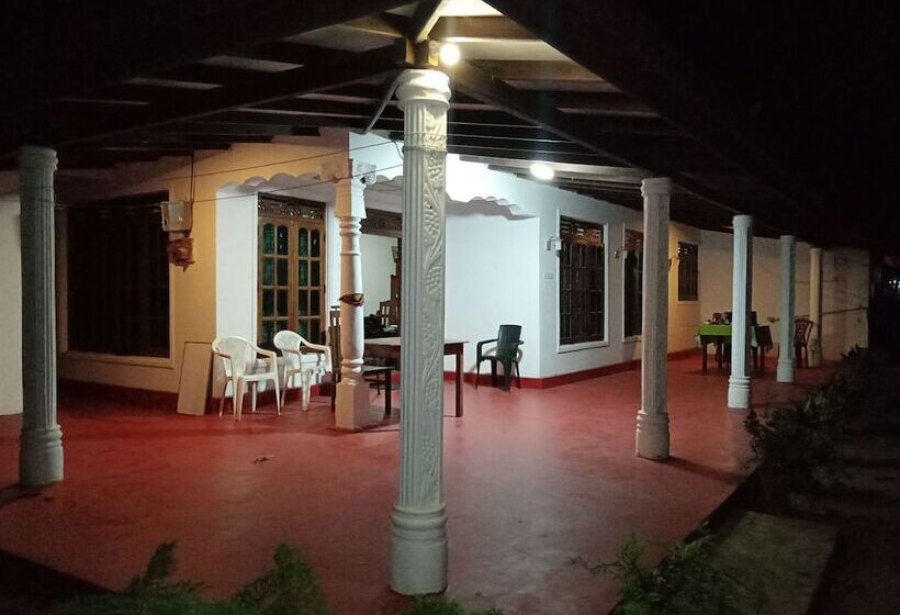 호텔 Sigiriya Rock Gate Resort