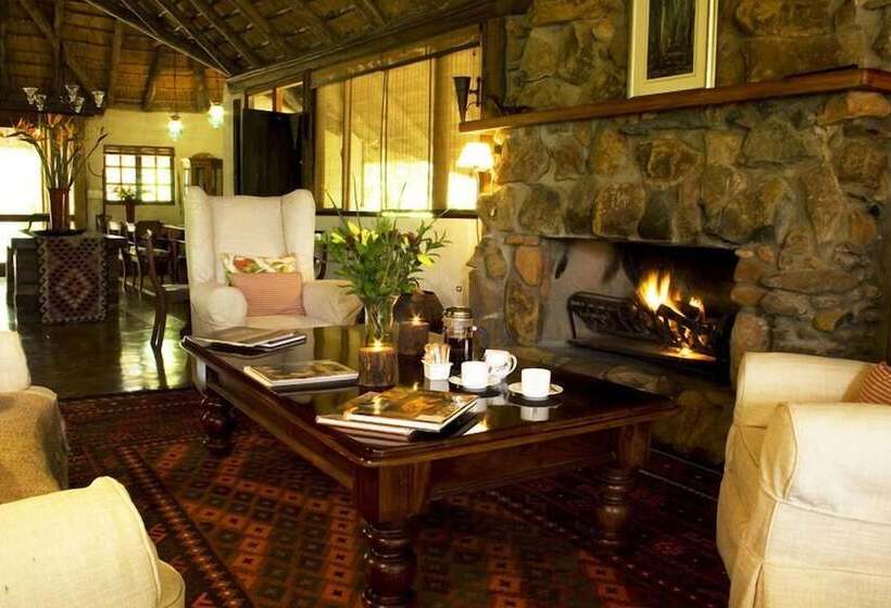 ホテル Tanamera Lodge