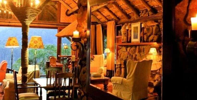 ホテル Tanamera Lodge