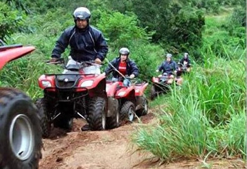 ホテル Tanamera Lodge