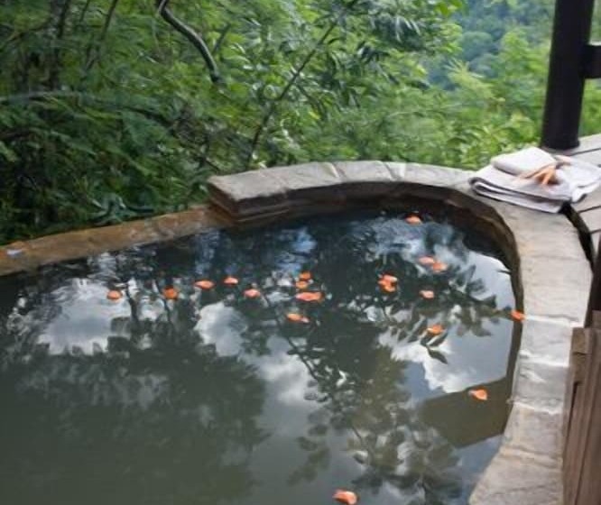 ホテル Tanamera Lodge