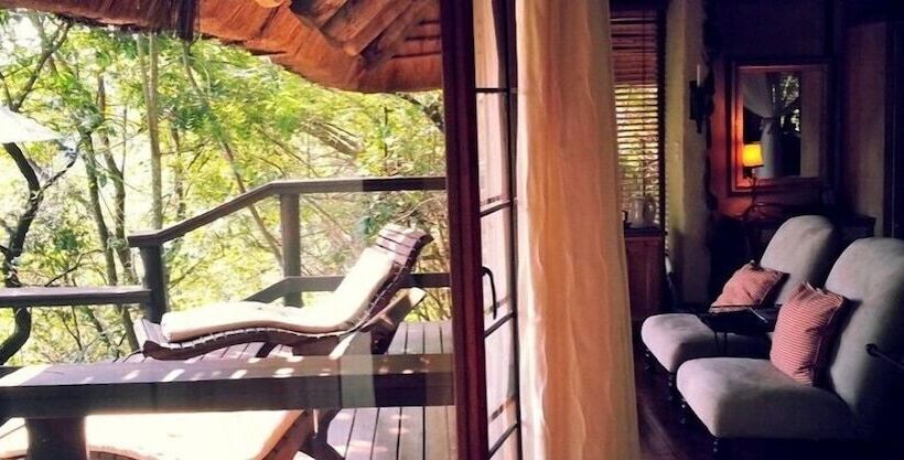 ホテル Tanamera Lodge