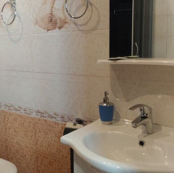 בית מלון כפרי Tarleon Mini