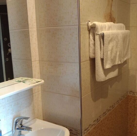 בית מלון כפרי Tarleon Mini