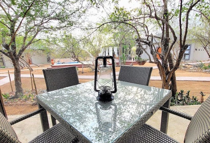 ホテル The Baobab Bush Lodge, No Self Catering