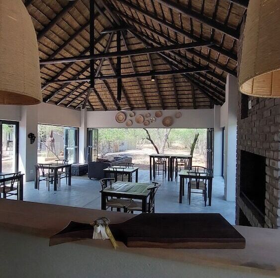 فندق The Baobab Bush Lodge, No Self Catering