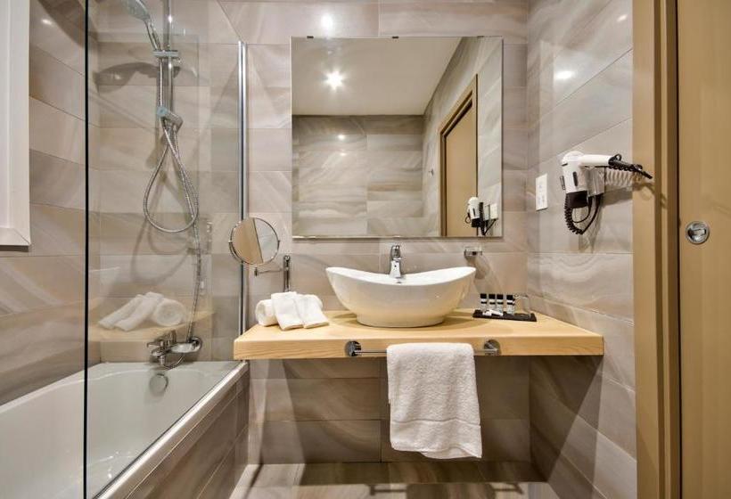 هتل The British Suites