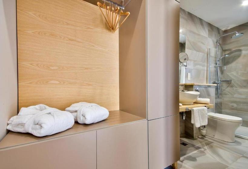 هتل The British Suites