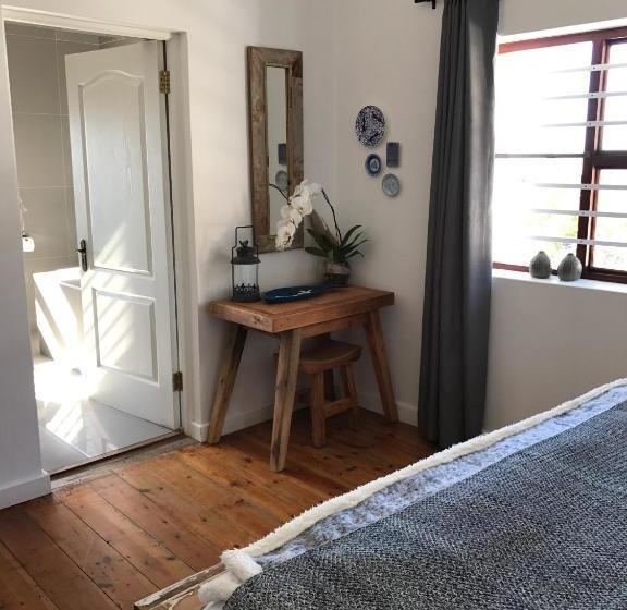 בית מלון כפרי The Cove Guesthouse, Mossel Bay