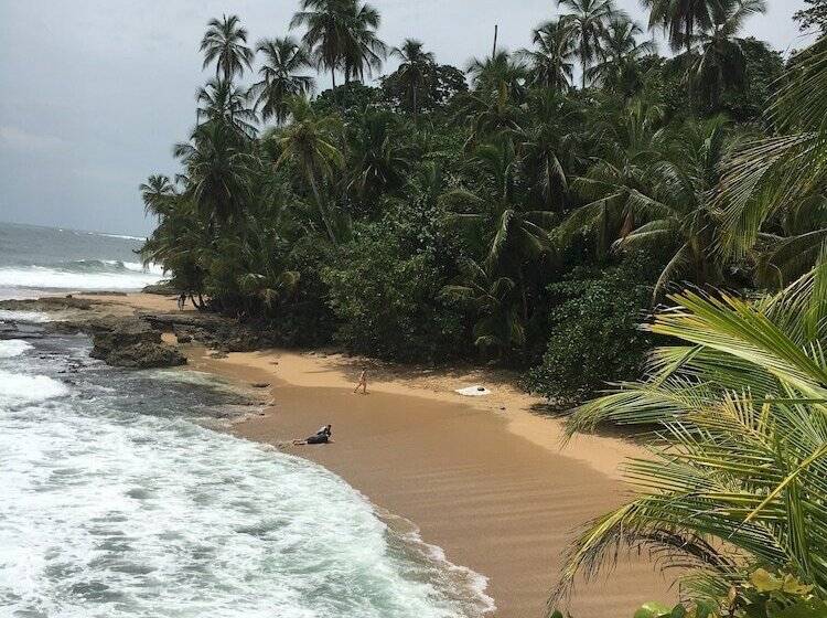 ホテル The Dutch Rooms