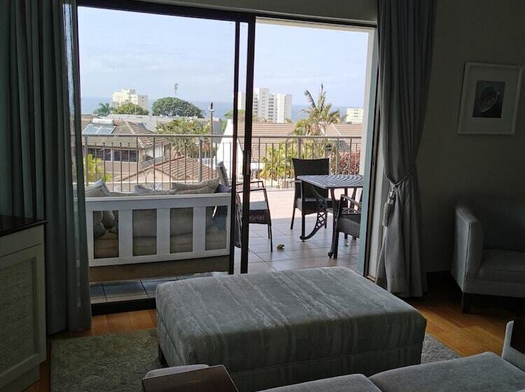 Отель The Hamptons Guest House