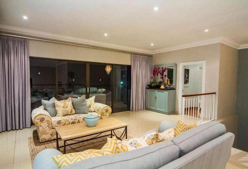 Отель The Hamptons Guest House