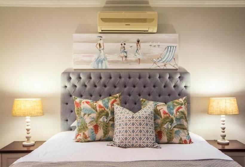 Отель The Hamptons Guest House